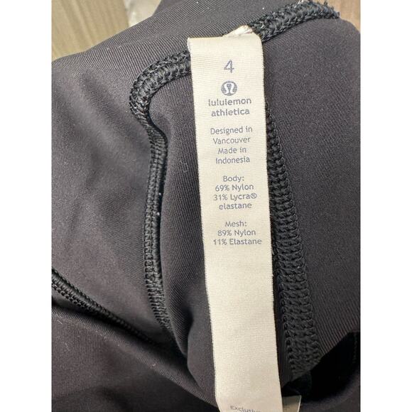 Lululemon Cropped Legging With Mesh Detail - Picture 5 of 8